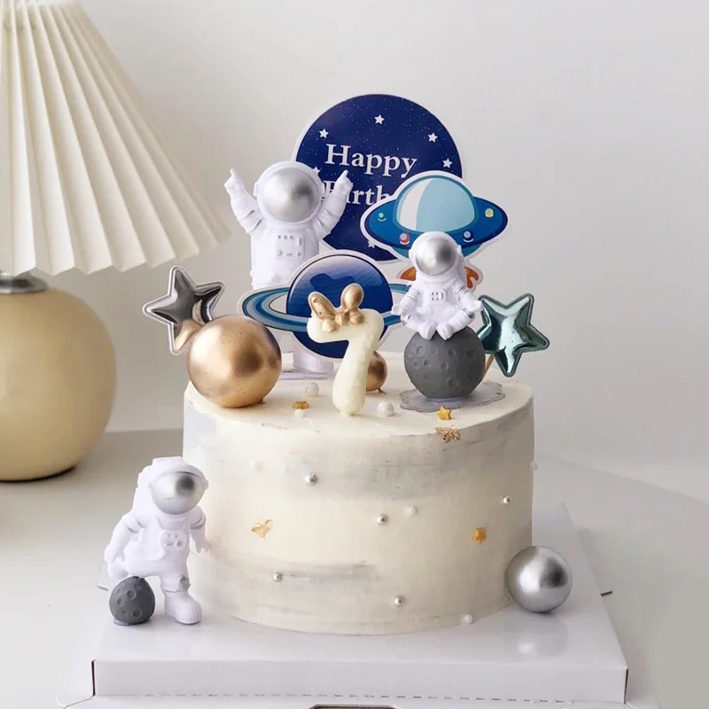 Resin Art Alphabet - Astronaut Cake Topper For Outer Space